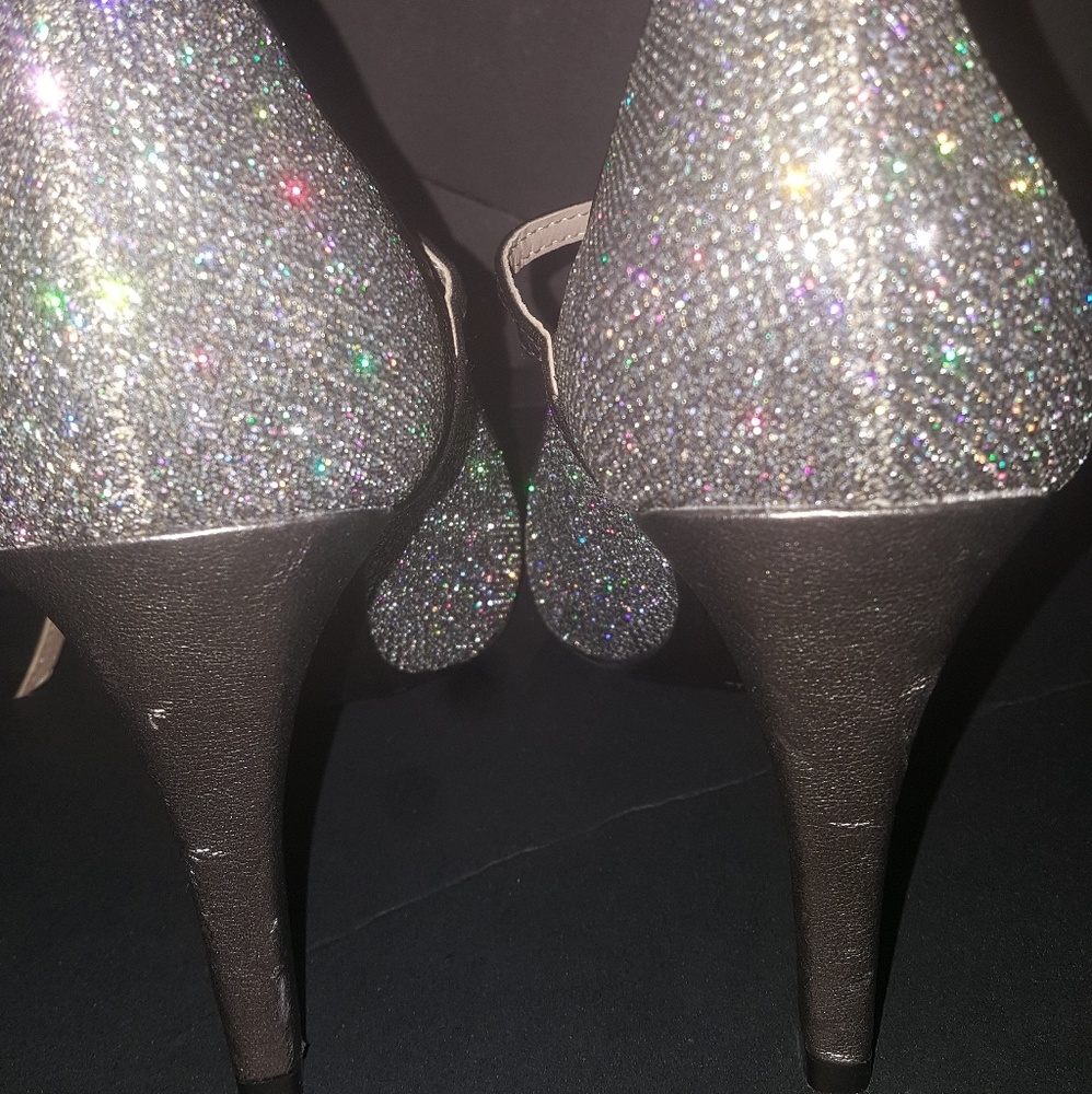 Shoes - Picture 2 of 3